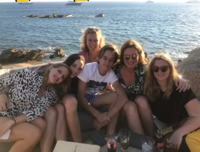 AYLİN, CAROLINE, ESRA KOÇ