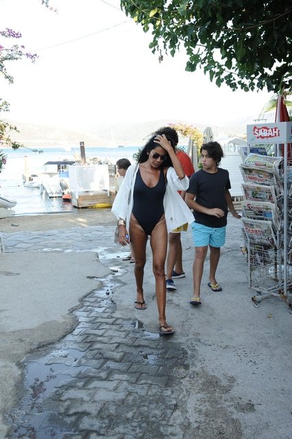 AYŞE SAN