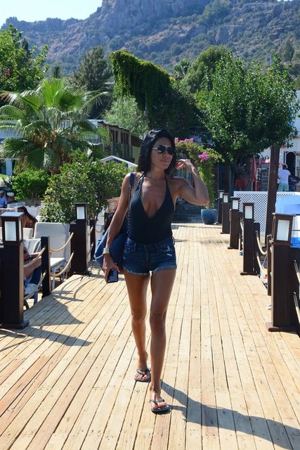 AYŞE SAN