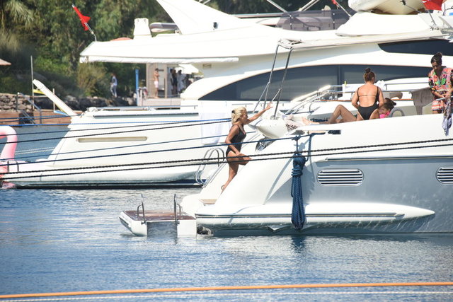 HANDE ACAR