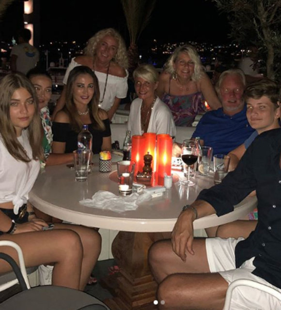SİNEM AYAN, YELDA TİFTİK, SUZAN ŞEN, BEGÜM - ADNAN, SÜHA CAN ŞEN, HAKAN TİFTİK