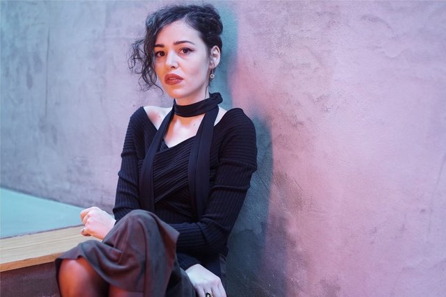 LARA KAHMİ