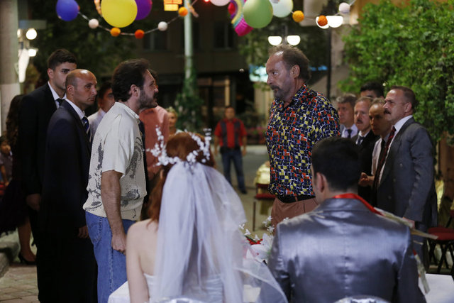 Keşke Hiç Büyümeseydik 1. Bölüm Fotoğrafları