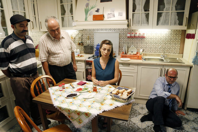 Keşke Hiç Büyümeseydik 1. Bölüm Fotoğrafları