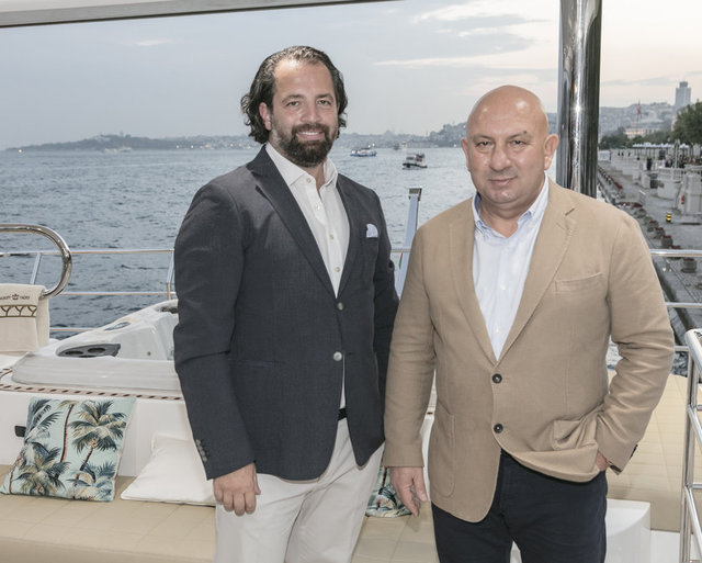 BARIŞ ERER, NOTİS MENELAOU