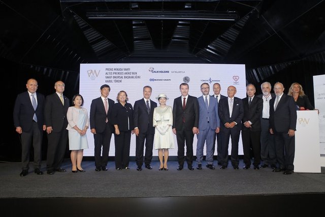 JAPONYA ALTES PRENSESİ AKİKO, GÜLER SABANCI