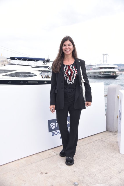 ZEYNEP ÜSTÜNEL