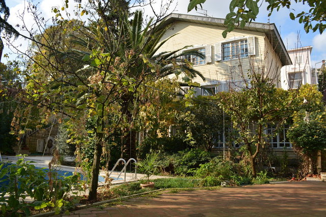 ÖZALLAR'IN KÖŞKÜ