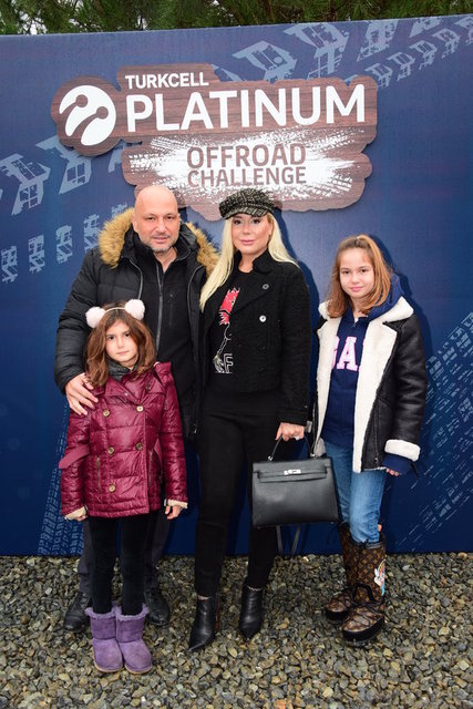 VOLKAN- SERAP, LARA, MELİSA SARI
