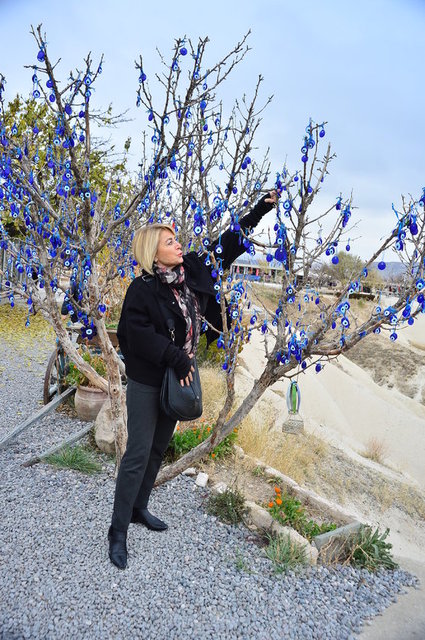 NEŞE SERT