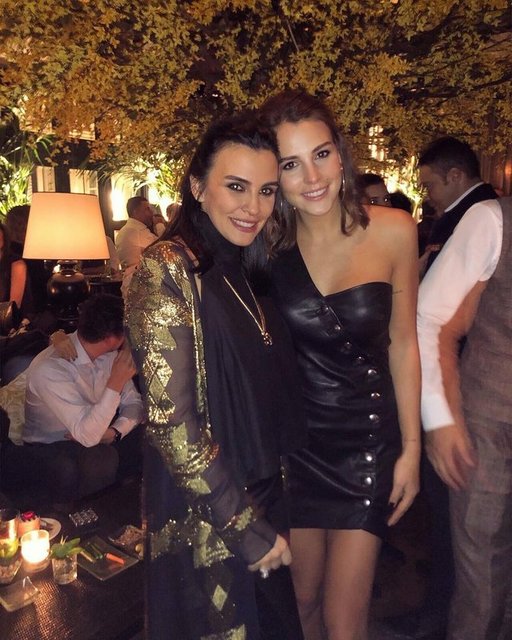 NESLİŞAH DÜZYATAN, ASLIŞAH ALKOÇLAR