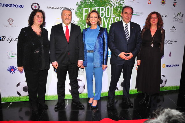 MONİK İPEKEL, HJÜSEYİN ÇALIŞKAN, REVNA- YILDIRIM DEMİRÖREN, MERİ İSTİROTİ