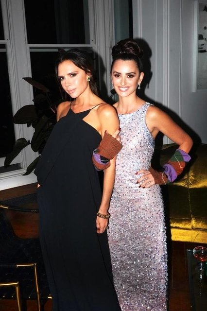 VICTORIA BECKHAM, PENELOPE CRUZ