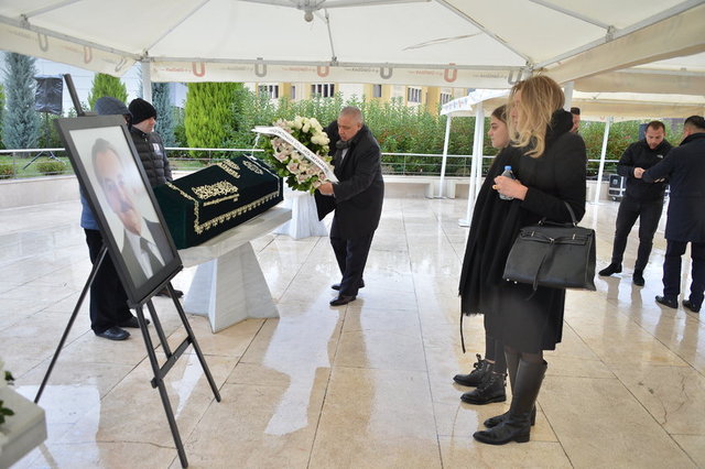 BARBARA PENSOY, ALİNA DİNÇKÖK