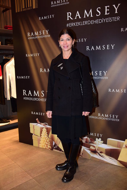 ZEYNEP ÜSTÜNEL