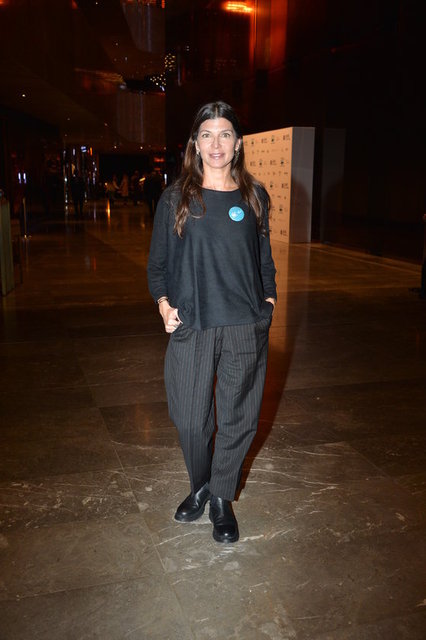 ZEYNEP ÜSTÜNEL