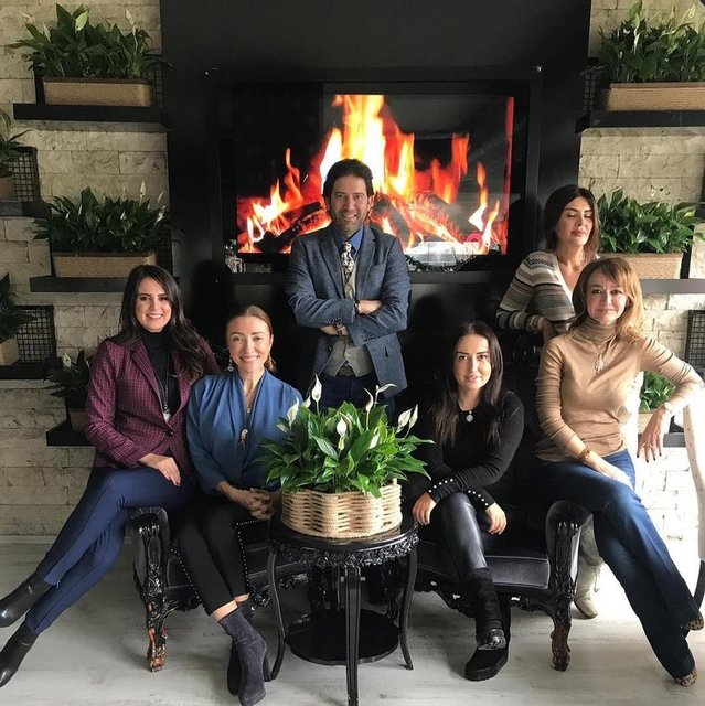 PERVİN ERSOY, HÜLYA KALYONCU, GÖKÇE ATUK, BELİZ BEKTAŞ, EMEL OYSAL