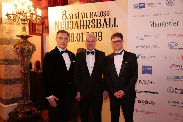 MARKUS SLEVOGT, MICHAEL REIFFENSTUEL, THILO PAHL