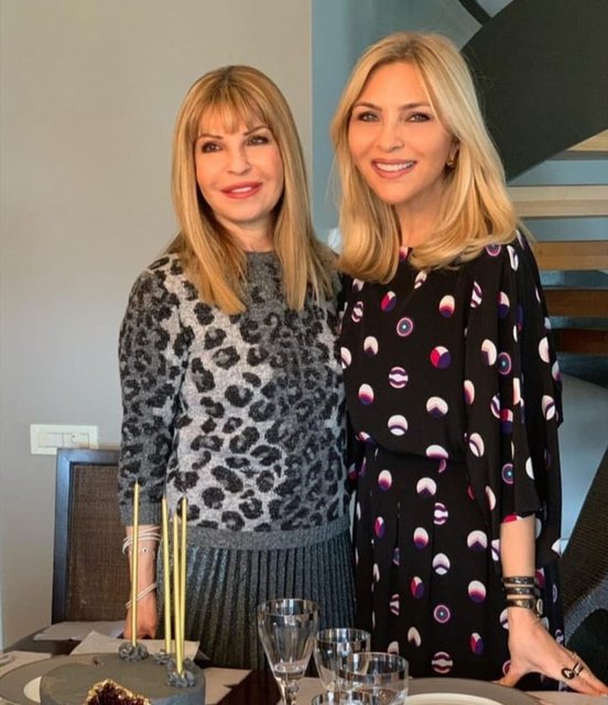 NESLİHAN SABANCI, ARZU SABANCI