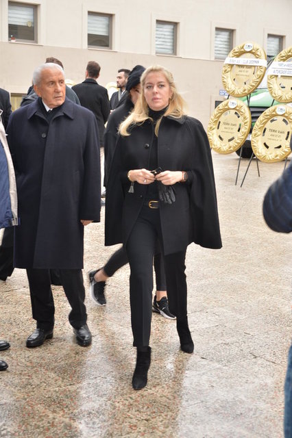 ESRA DİNÇKÖK