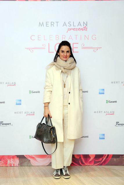 ASLI BAYRAKTAROĞLU