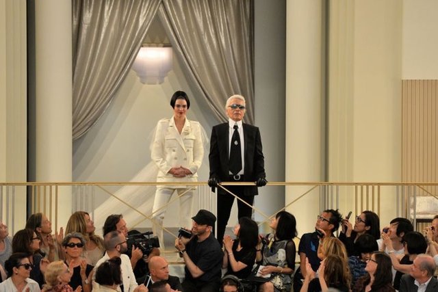 CHANEL 2015/16 SONBAHAR/KIŞ HAUTE COUTURE DEFİLESİ