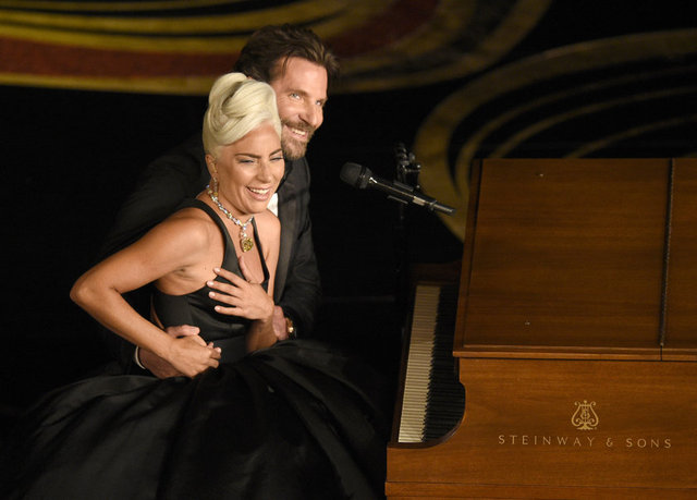 LAYD GAGA, BRADLEY COOPER