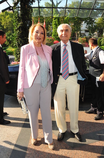 HALİL DEĞER, GÜLER YİĞİT