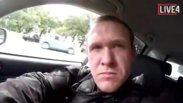 Yeni Zelanda'da Cuma namazı sırasında iki camiye kanlı saldırı düzenlendi. Camilerden birinde en az 200 kişinin bulunduğu, şu an için kaç kişinin hayatını kaybettiğine dair bilgilerin gelemdiği belirtildi