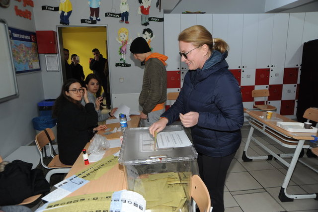 CAROLİNE KOÇ