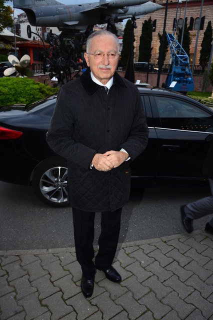 EKMELEDDİN İHSANOĞLU