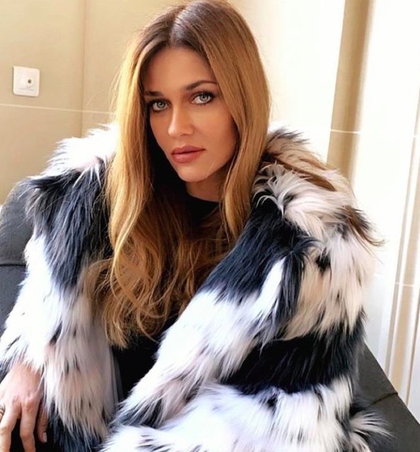 ANA BEATRIZ BARROS