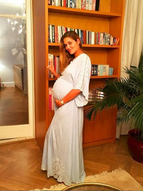 ANA BEATRIZ BARROS