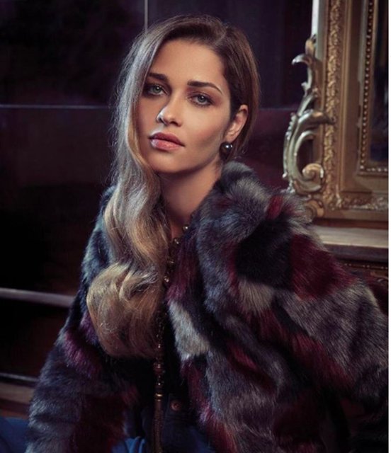ANA BEATRIZ BARROS