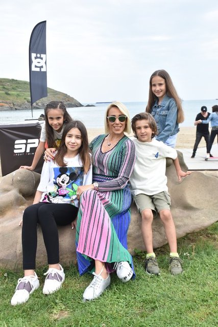 ZEYNEP, ELİF, ÖZNUR, ALİ, AYŞE YAKIN