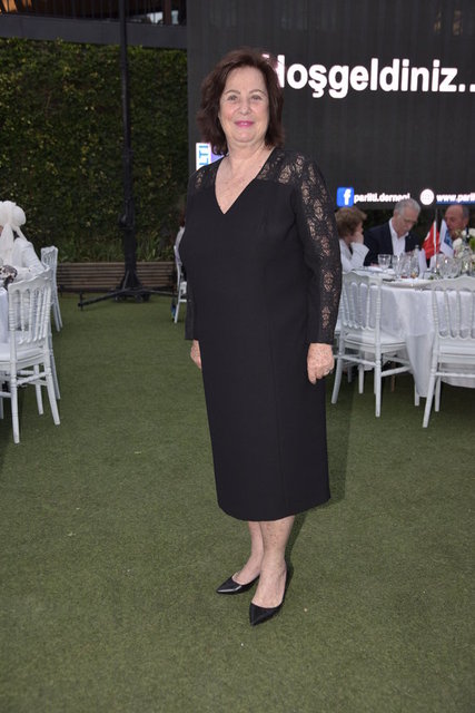MONİK İPEKEL