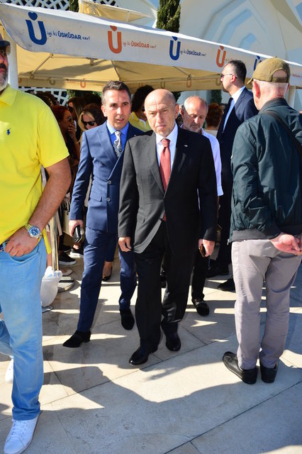 NİHAT ÖZDEMİR