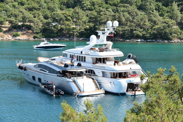 SELİN- MEHMET TARA, MURAT ÖZYEĞİN, YASEMİN GÜÇKAN