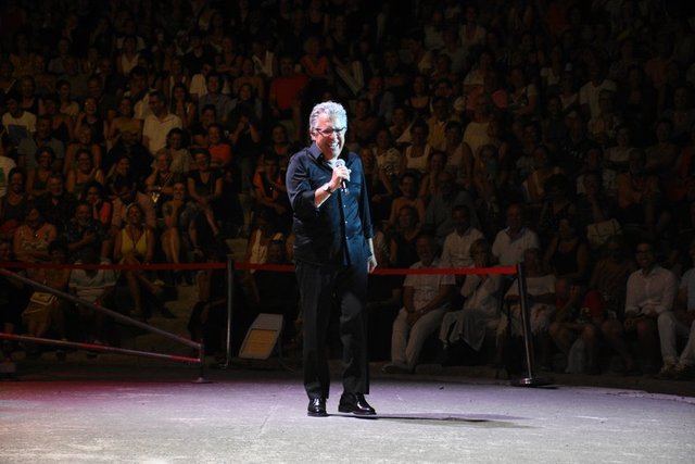 ZÜLFÜ LİVANELİ