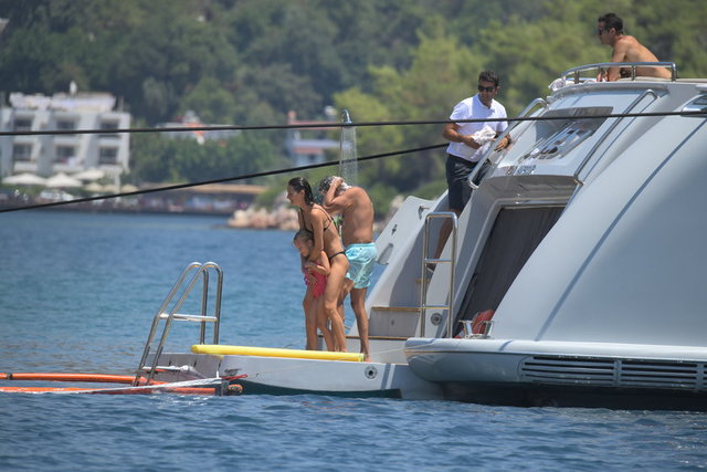 YASEMİN ÖZİLHAN