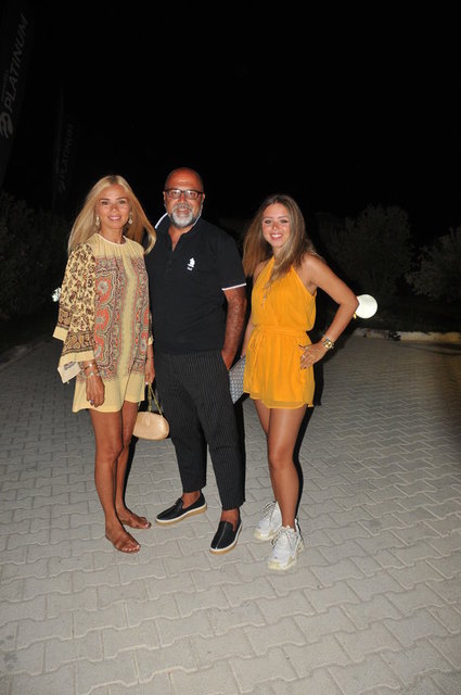 EMEL-NECDET, YAĞMUR AYAYDIN