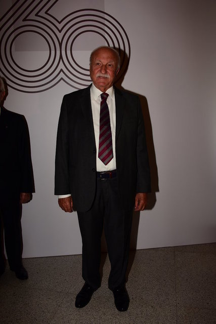 HÜSNÜ ÖZYEĞİN