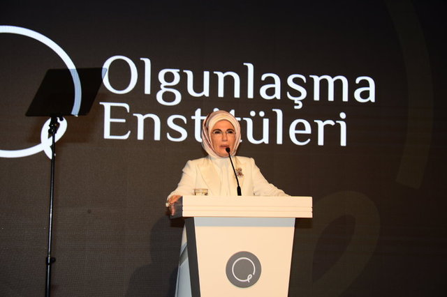 EMİNE ERDOĞAN