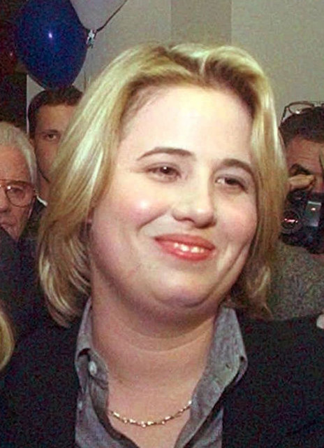 BHZ BONO - Dünyaca ünlü şarkıcı Cher'in kızı Chaz Bono da geçirdiği cinsiyet değiştirme operasyonu ile erkek oldu. 