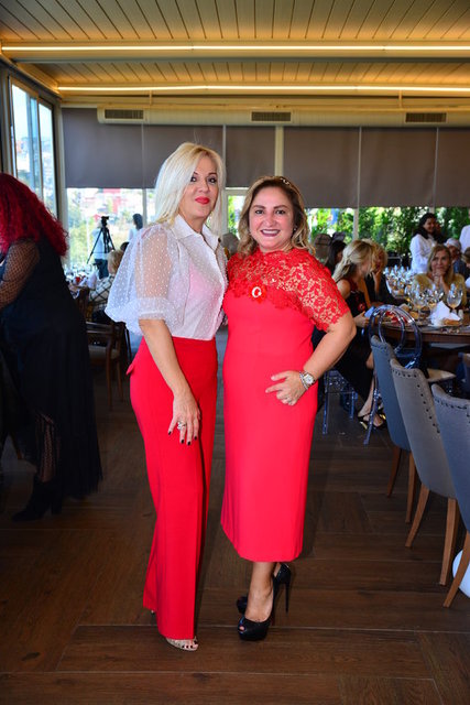 TÜLİN KARTOZ, OYA ANLAR ONAT