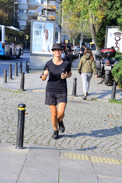 ZEYNEP ÜSTÜNEL