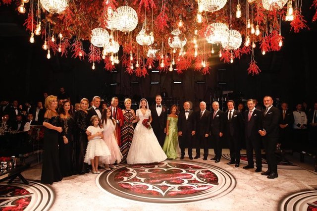 MUSTAFA SARIGÜL, EKREM İMAMOĞLU, AYLİN KOTİL, REVNA ÇAKIR - ÖMER SARIGÜL, YASEMİN TÜRKER,DURSUN ÇAKIR, HÜSAMETTİN ÖZKAN, AHMET NAZİF ZORLU 