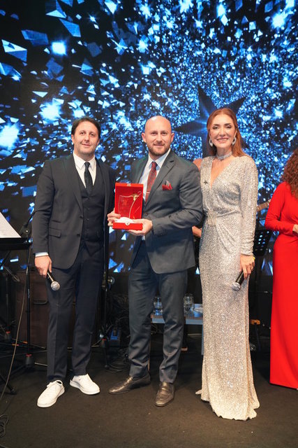 İLKER AYRIK, NURİ DEVELİ, PERVİN ERSOY