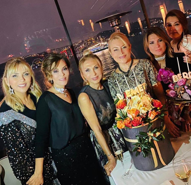 MERİH TURAN,DEMET SABANCI ÇETİNDOĞAN, FERYAL GÜLMAN, BERRİN YOLERİ, ARZU SABANCI