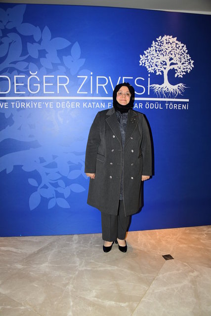 ZEHRA ZÜMRÜT SELÇUK